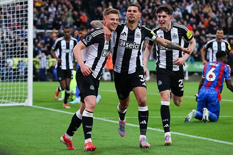 نيوكاسل يخطط لصفقة مزدوجة مميزة لتدعيم الفريق