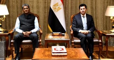 تعزيز التعاون الرياضي بين مصر والهند: حوار وزير الشباب والرياضة مع السفير الهندي