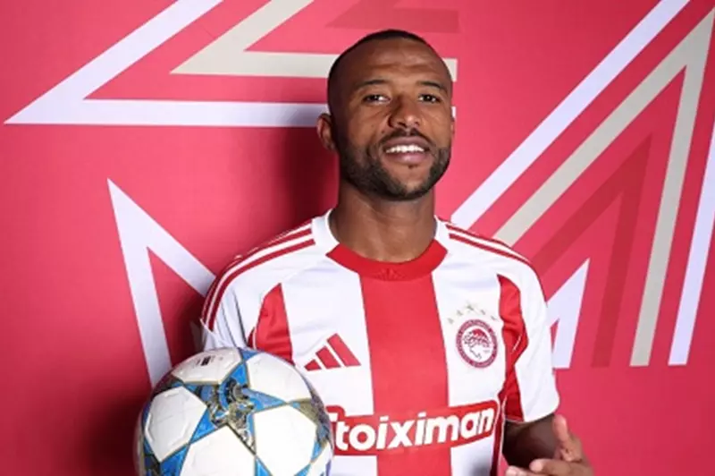 الكعبي يكتب التاريخ.. أول أهدافه في دوري أبطال أوروبا